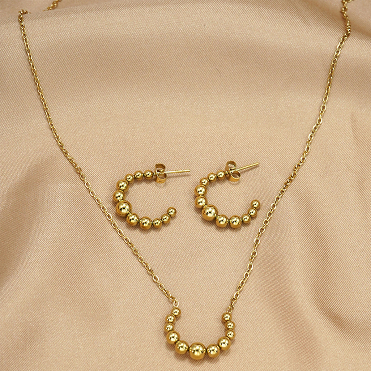 Lxalry Golden Jewelry Set - Crescent Pendant Necklace & Earrings, Minimalist Metal Accessories, Elegant Everyday Jewelry, Perfect For Black Outfits, Dainty Clavicle Chain