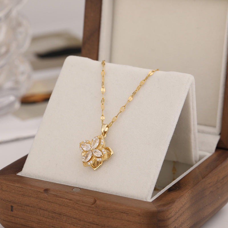 Rotating Clover Necklace Women'S Sweater Chain Clavicle Chain