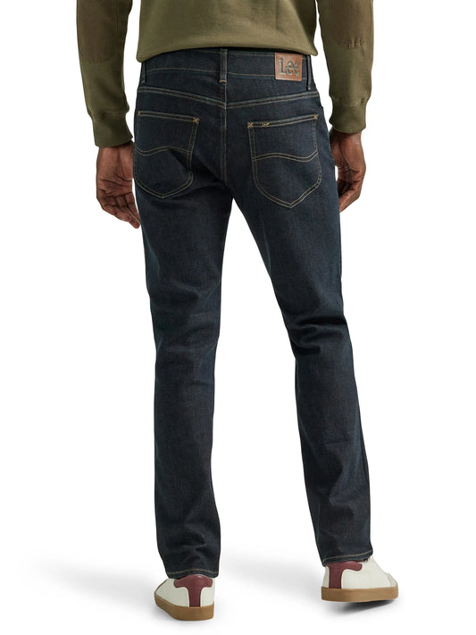 Men’S and Big Men’S Extreme Motion Straight Fit Tapered Leg Jeans
